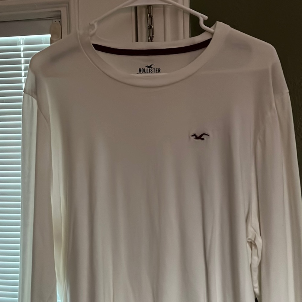 Hollister Long Sleeve T